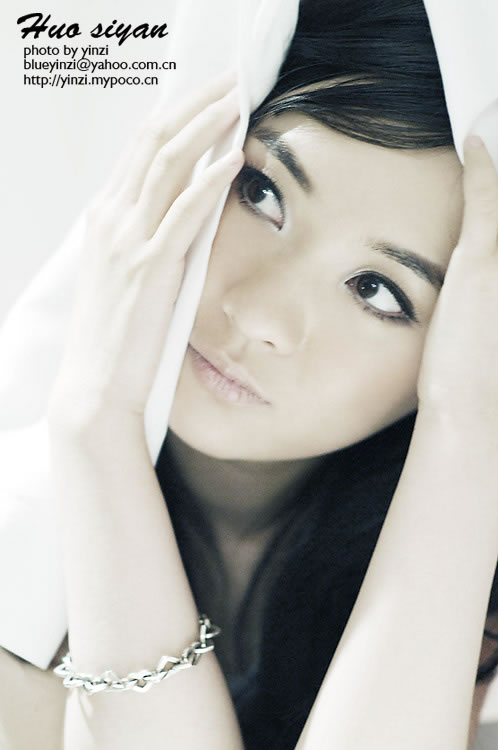 那夜,她把手放在 那夜,她把手放在